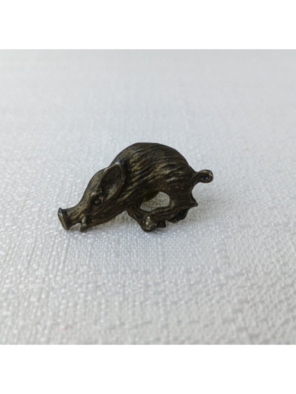 The University Of Arkansas Razorbacks Silver tarnish metal Wild Hog Lapel Pin - Picture 1 of 7